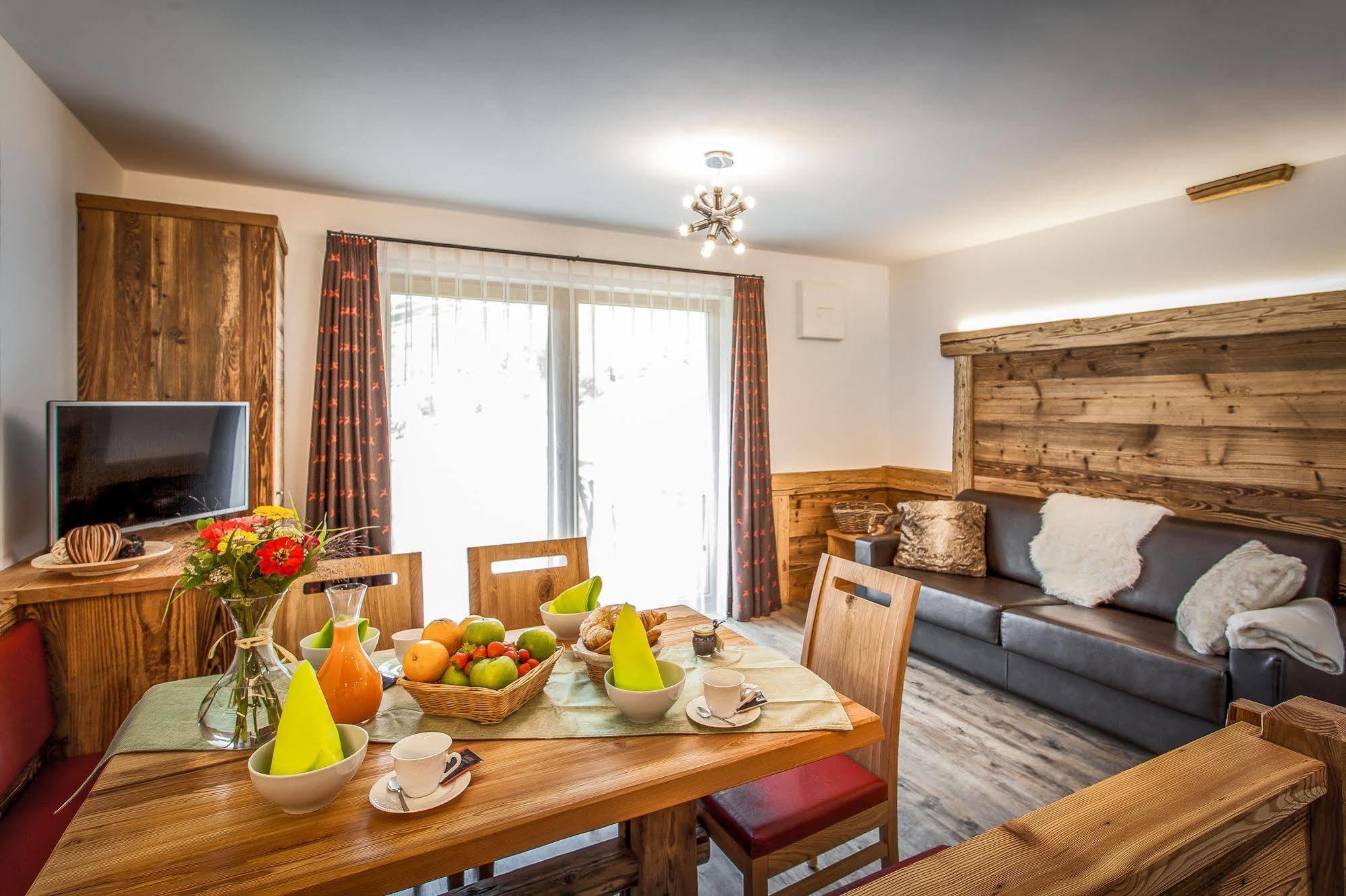 Alpine Mountain Chalet San Vigilio Di Marebbe Luaran gambar